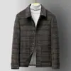 Chaqueta para Hombre 2026 Otoño/Invierno Cuadros Cuello Solapa Estilo Ropa de Trabajo Cálido Ropa Casual de Negocios para Edad Media Abrigo de Lana de un Solo Lado