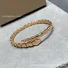 Pulsera con forma de serpiente para mujer, V chapada en oro rosa de 18 quilates, llena de diamantes, pulsera abierta de múltiples vueltas tipo hueso de serpiente, pulsera para mujer incrustada de diamantes