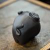 Yixing areia roxa pet de chá vaca pequena decoração escultura conjunto de chá cinábrio Zodíaco vaca brincadeira de chá bandeja de chá zero com areia roxa atacado