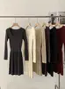 Vestido de Punto Base Omalai para Mujer Otoño e Invierno Nuevo Aspecto Adelgazante Cuello en U Vestido Suéter de Cintura Alta Disparo Real 5806