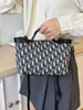 Bolsa Transversal Bucket D com Estampa Monograma e Bordado para Comércio Exterior Transfronteiriço, Bolsa de Ombro Casual Versátil