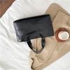 Bolso Tote de Mano 2025 Nueva Llegada Bolso de Mano para Mujer de Gran Capacidad con Patrón de Cocodrilo de Color Sólido Retro