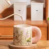 Taza de Cerámica con Mango Floral Estilo Japonés Pastoral Taza de Café con Flor de Dibujos Animados y Platillo Set de Taza con Animal Lindo