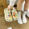 2026 Moda Nuevo Dopamina Judy Nick Dibujo Animado Versátil Desmontable Zuecos Lindos Ins Charms para Zapatos