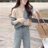 Estilo Coreano 2024 Principios de Otoño Nuevo Cárdigan de Punto Cuadros en Contraste Suave Ceroso Estilo Relajado Reductor de Edad Cuello en V Top para Mujer que Combina con Todo