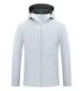 Chaqueta con Capucha Soft Shell con Logo Estampado, Mismo Estilo para Hombres y Mujeres, Pantalones con Bolsillo de Solapa de Gran Capacidad, Chaqueta Impermeable, Cortavientos y Cálida Ropa de Trabajo