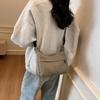 Bolso de hombro de nailon informal y sencillo de estilo japonés para mujer, bolso de viaje pequeño cuadrado, ligero y combinable, bolso cruzado para estudiantes.