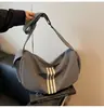 Bolso de Hombro Cruzado Casual de Moda Transfronterizo de Gran Capacidad Tipo Empanada 2025 Nuevo Versátil Rayas en Bloque de Color Deportivo