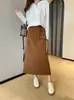 Saia midi A-line de veludo cotelê cor de caramelo, cintura alta, modeladora, com fenda nas costas, estilo coreano para mulheres, 26 outono/inverno H091205