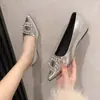 Zapatos de tacón bajo de estilo nuevo para otoño 2025 para mujer, Zapatos planos de punta fina con pedrería, Zapatos casuales de moda para mujer