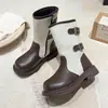 Otoño 2026 Nuevo Estilo Moda Infantil Botas de Cuero a Media Pantorrilla Estilo Coreano Botas de Suela Suave de Princesa Calzado Infantil Botas de Cuero
