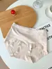 2888 Roupa Íntima Feminina Macia Suave Francesa Cintura Média Calcinha Doce para Meninas Xadrez Algodão Puro Antibacteriana Novo Estilo 2025