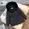 Ropa Corta de Temporada Baja para Mujer Invierno 2025 Nueva Moda Elegante Abrigo Grueso Pequeño de Terciopelo