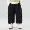 Outono 2026 Novo Estilo Versátil Versão Coreana Calça Esportiva com Bolso Grande para Meninos Calça Casual Bonita para Crianças Primavera e Outono