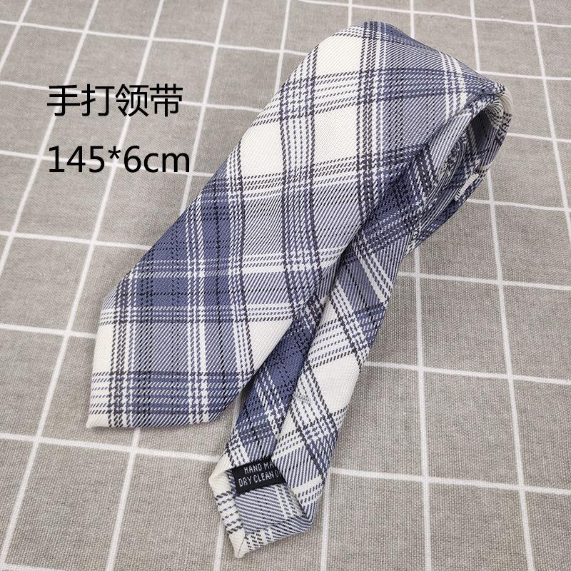 小图手打领带.jpg