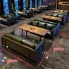 Conjunto de Sofá e Cadeira de Bar Estilo Industrial com Textura de Madeira de Nogueira, Adequado para Mesas de Reunião, Bares, Salas Privadas de KTV e Sofás de Lazer