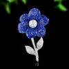 Broche floral tridimensional de alta resistencia, broche de pétalo y hoja totalmente de diamantes, pasador decorativo bicolor rojo rosa y azul zafiro