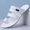 Sandálias de Praia Masculinas de Couro Macio para o Verão, Antiderrapantes, Resistentes ao Desgaste, com Biqueira Fechada, Chinelos de Couro Masculinos Casuais para Uso Externo, com Solado Grosso