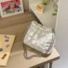 2026 Nuevo Estilo Coreano Bolso Acolchado Cuadrado de Diamante Estilo Nube con Cierre de Cordón Cadena Bolso de Hombro Individual Estilo Suave Bolso Pequeño de Mano Femenino