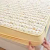 2026 Nuevo Modelo Sábana Acolchada Impermeable de Hilo Bouclé para Cama con Patrón de Cuadrícula