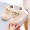Zapatillas Nuevas de Moda para Bebé de Primavera y Otoño, Zapatos Deportivos Antideslizantes de Suela Blanda para Niños, Zapatos Individuales para Niños Pequeños, Zapatos Casuales Versátiles para Niñas