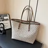 Bolso de mano de estilo occidental de alta gama versátil para mujer, nuevo y moderno 2023, bolso de hombro de moda simple, bolsa de mano de gran capacidad