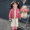 Jaqueta de Algodão para Menina Celebridade da Internet 2026 Nova Roupa Infantil Moda de Inverno Cor Doce Roupas de Algodão Roupas de Inverno para Meninas Jaqueta Acolchoada de Algodão Espessa