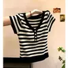 Precioso Suéter de Punto Rayado con Cuello en V Manga Corta para Mujer Nuevo Diseño de Verano Ajuste Delgado Camiseta de Punto con Rayas Negras