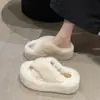Pantuflas de algodón para usar en exteriores, elegantes zapatillas de felpa para el hogar con suela gruesa, nuevo modelo 2026, zapatos peludos con tira cruzada para otoño e invierno