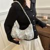 Bolso de hombro portátil con diseño de nube plisada, nuevo bolso de mano de ocio para primavera y verano 2024, bolso de mano de estilo perezoso para ir al trabajo, bolso de media luna.