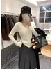 Cárdigan de Punto Baisiwang de un Solo Botón con Cuello en V para Mujer, Nuevo Estilo de Invierno con Mangas Acampanadas, Corte Ajustado, Versátil, Camiseta Básica Adelgazante