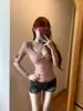 Camiseta Rosada con Puntos Blancos, Cuello en V Retorcido, Manga Corta, Estilo Coreano para Mujer, Sentido del Diseño de Verano, Corte Ajustado, Corta, Estilo Puro Deseo, Top de Chica Sexy