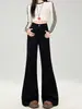 Calça jeans boca de sino preta para mulheres, novo 2026 outono e inverno, cintura alta, modelagem solta, forrada com fleece, calça pantalona afunilada que emagrece