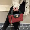 Bolsa Feminina Acolchoada de Corrente Estilo Francês de Nicho Nova Moda Outono/Inverno 2025 Bolsa de Mão Bolsa de Ombro Transversal para o Dia a Dia