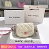 Una generación de pequeña bolsa de sillín blanca fragante 2023 Nueva Cadena de alto sentido Diamante bolsa cuadrada pequeña al por mayor