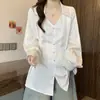 Camisa Acetato Cetim Decote V 2026 Luxo Leve para Mulheres, Temporada de Primavera, Tamanho Grande, Elegante com Cinto, Cintura Marcada, Top Casual que Esconde a Barriga