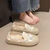 Sapatos Tecidos de Grama com Estampa de Garças Almofada Branca Feminino 2026 Novo Estilo Coreano Solado Macio Aumentadores de Altura Sapatos Individuais Sapatos de Tela Respiráveis Versáteis Solado Transparente Slip-ons