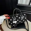 2026 Nova Bolsa de Ombro Único com Bolinhas Estilo Coreano Simples Moda Bolsa de Mão Bolsa Transversal Bolsa de Moda Nicho Estilosa
