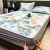 Juego de Tres Piezas de Alfombrilla Refrigerante de Seda de Hielo de Verano con Sábana Ajustable para Dormitorio de Estudiantes, Alfombrilla Suave Refrigerada por Aire, Lavable a Máquina, Plegable, Alfombrilla de Regalo al por Mayor
