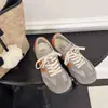 Zapatos Cortez nuevos de suela plana retro de nicho, zapatillas de entrenamiento alemanas versátiles y modernas para mujer, cómodos zapatos casuales de otoño 2026 en color marrón