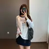 A Primavera Não Está Tarde Demais: Camiseta Branca Listrada de Manga Longa Estilo Coreano para Mulheres, Blusa Solta com Proteção Solar para Férias na Praia, Adequada para Primavera e Verão