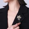 Broche de flores de circonio con nueva sensación creativa de otoño e invierno, broche de moda exquisito de alta sensación, accesorio para abrigo y traje, ramillete