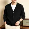 Jaqueta Suéter Masculina Estilo Old Money Outono 2026 Nova Casual de Negócios Cor Sólida Tricô Jacquard Cardigan Masculino Atacado