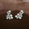 Pendientes de plata S925 con perlas y agujas, diseño de nicho para mujer, personalidad retro, sencillos, combinables, elegantes y de moda.