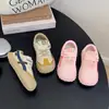 Tenis blancos para niños, nuevo estilo 2026, transpirables para primavera/otoño, zapatos deportivos casuales con suelas suaves para niños y niñas, adecuados para bebés y niños pequeños, estilo Forrest Gump