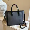 Bolso tote grande de alta gama, nuevo para 2026, transfronterizo para mujer, moderno y versátil, adecuado para ir al trabajo y uso casual, se puede llevar como bolso de hombro o bolso cruzado