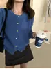 Suéter cárdigan suave de cuello redondo estilo coreano y japonés para mujer, nuevo top de punto casual de otoño, ajuste slim, color liso, de un solo botón