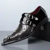 Venta Caliente en Amazon Transfronterizo Cabeza de Hierro Casual Estilo Británico Celebridad de Internet Personalidad de Moda Elegante Hombre Zapatos de Cuero Slip-on 25927