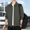 Nueva colección de primavera y otoño de chaquetas para hombre con cuello mao, diseñadas para hombres de mediana edad y mayores, en un estilo business casual, y disponibles en una versión ligera.