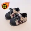 Zapatos Calentitos para Caminar de Bebé con Forro Polar Suela Suave Antideslizantes Estilo Alemán Modelo de Invierno Niños y Niñas Velcro Zapatos Deportivos